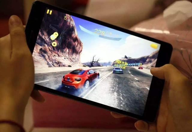 平板电脑到底是鸡肋设备,还是通往未来的大门? 平板电脑到底是鸡肋设备,还是通往未来的大门?