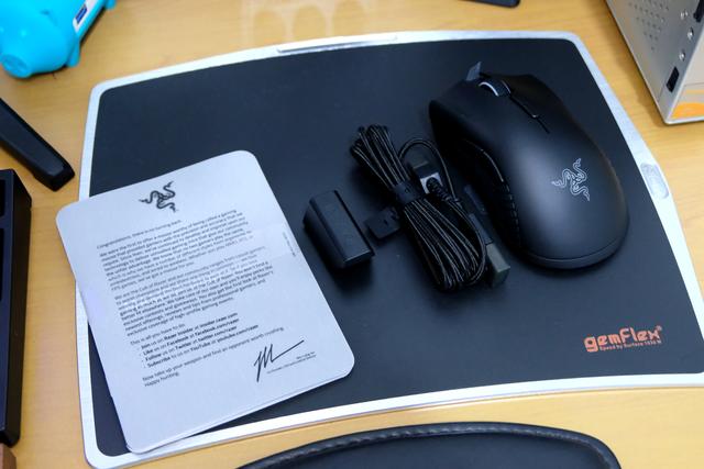 雷蛇曼巴眼镜蛇无线双模版 入手体验 雷蛇曼巴眼镜蛇无线双模版 入手体验