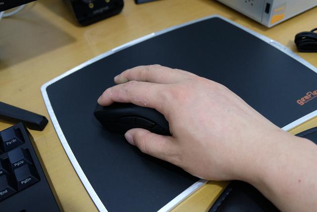 雷蛇曼巴眼镜蛇无线双模版 入手体验 雷蛇曼巴眼镜蛇无线双模版 入手体验