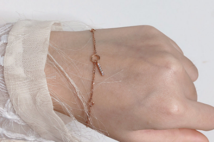 六福18k手链图片?六福18k手链适合日常戴吗? 六福18k手链图片?六福18k手链适合日常戴吗?