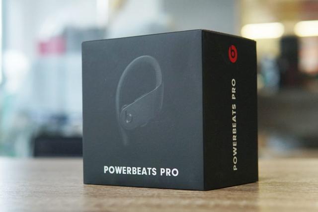 真机开箱：POWER BEATS PRO，支持语音唤醒Siri，左右耳独立使用