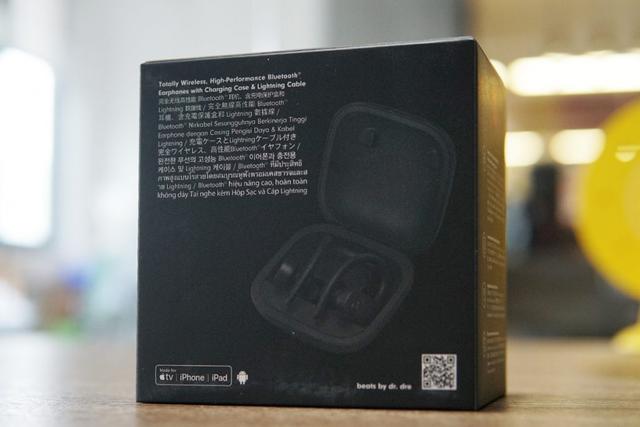真机开箱：POWER BEATS PRO，支持语音唤醒Siri，左右耳独立使用