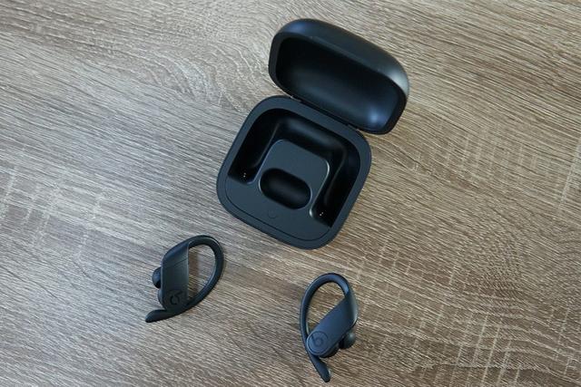 真机开箱：POWER BEATS PRO，支持语音唤醒Siri，左右耳独立使用