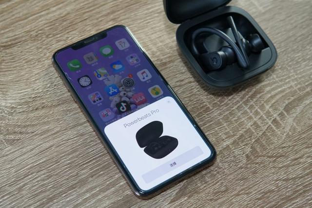 真机开箱：POWER BEATS PRO，支持语音唤醒Siri，左右耳独立使用
