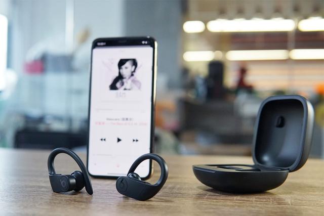 真机开箱：POWER BEATS PRO，支持语音唤醒Siri，左右耳独立使用