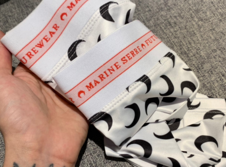 marine serre贵吗?marine serre防晒袖是什么面料? marine serre贵吗?marine serre防晒袖是什么面料?