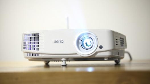 传统投影仪已经过时了?它才是办公投影新趋势 传统投影仪已经过时了?它才是办公投影新趋势