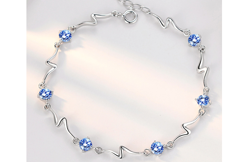 Vana手链那么多应该如何正确挑选?可以看看这里 Vana手链那么多应该如何正确挑选?可以看看这里