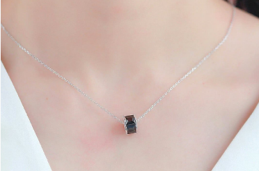 比较平价的项链品牌？谁能推荐几款女士项链品牌？