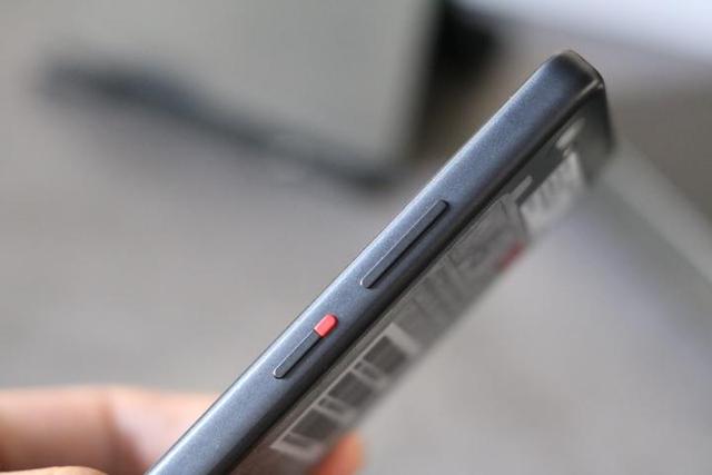 小米有品再次出新品,全面屏老人机这颜值让小米情何以堪 小米有品再次出新品,全面屏老人机这颜值让小米情何以堪