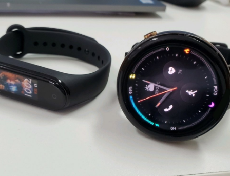 小米手环4和amazfit2对比？这两款智能手环哪款好？
