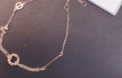 六福珠宝彩金手链图片?六福珠宝彩金手链款式推荐? 六福珠宝彩金手链图片?六福珠宝彩金手链款式推荐?