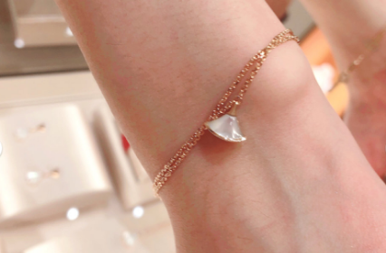 宝格丽白扇子手链多少钱?宝格丽白扇子手链好看吗? 宝格丽白扇子手链多少钱?宝格丽白扇子手链好看吗?