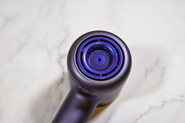 不靠高温靠风量,抛开热损伤干发体验:直白高速吹风机新品评测 不靠高温靠风量,抛开热损伤干发体验:直白高速吹风机新品评测