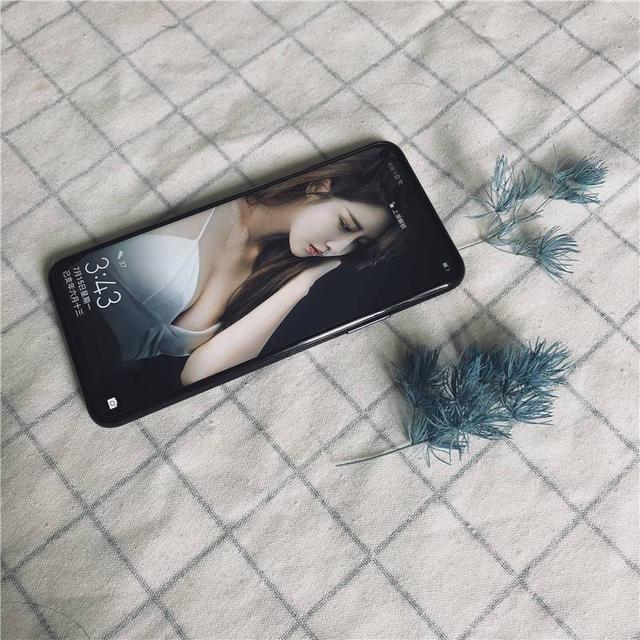 挖孔屏配侧面指纹,荣耀新旗舰:有没有能力挑战苹果? 挖孔屏配侧面指纹,荣耀新旗舰:有没有能力挑战苹果?