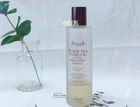 fresh红茶酵母精华水好用吗？主要成分是什么？