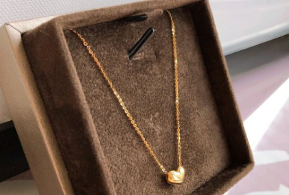 六福珠宝项链款式?六福珠宝锁骨链好看吗? 六福珠宝项链款式?六福珠宝锁骨链好看吗?