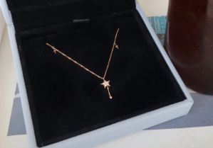 soinlove是周大福旗下的吗?soinlove锁骨链值得买吗? soinlove是周大福旗下的吗?soinlove锁骨链值得买吗?