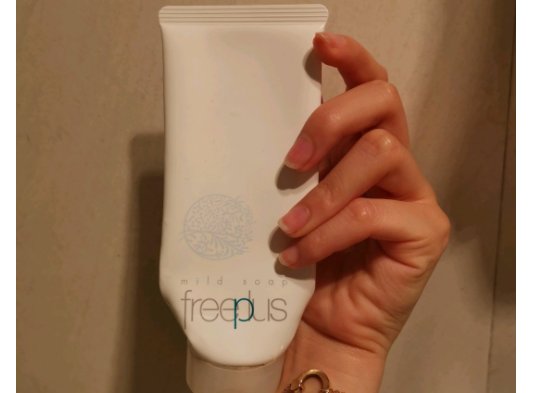 芙丽芳丝氨基酸洗面奶怎么样?用完脸会假滑吗? 芙丽芳丝氨基酸洗面奶怎么样?用完脸会假滑吗?