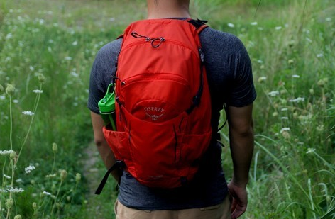 osprey登山包系列？osprey登山包背着透气吗？
