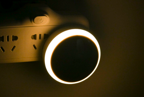 yeelight小夜灯如何?yeelight小夜灯值得入手吗? yeelight小夜灯如何?yeelight小夜灯值得入手吗?