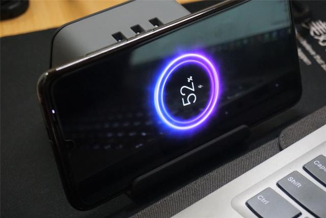 爱国者无线充插座开箱分享:双组合孔+3USB,无线充是亮点 爱国者无线充插座开箱分享:双组合孔+3USB,无线充是亮点