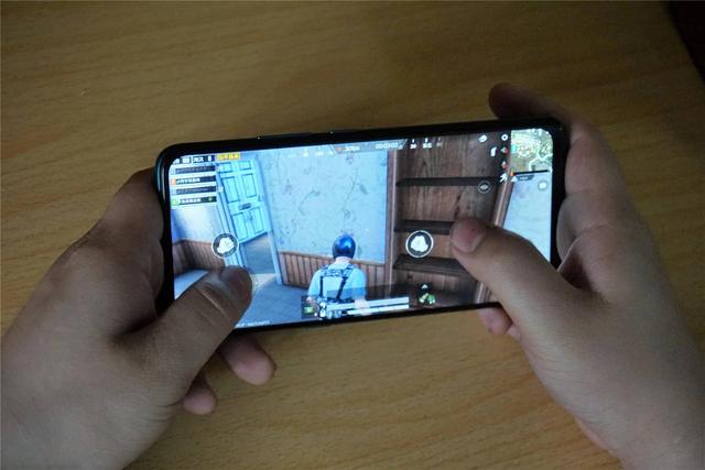重度使用两周的vivo Z5x深度测评！这些独特体验你应该知道