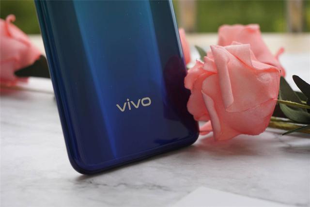 重度使用两周的vivo Z5x深度测评！这些独特体验你应该知道