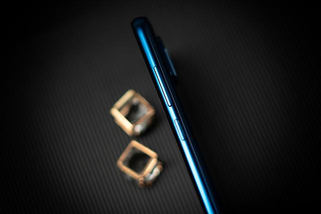 一块屏幕撑起半边天,看摩托罗拉P50如何找回自信 一块屏幕撑起半边天,看摩托罗拉P50如何找回自信