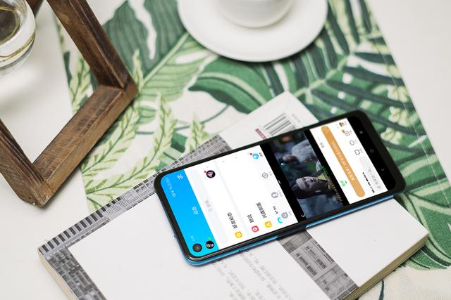 一块屏幕撑起半边天,看摩托罗拉P50如何找回自信 一块屏幕撑起半边天,看摩托罗拉P50如何找回自信