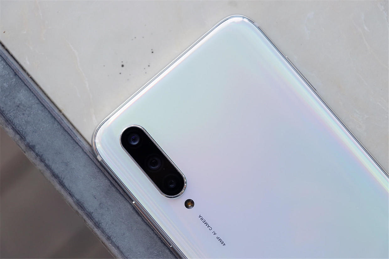 小米CC9,自推出后改变了外界对小米手机设计的看法 小米CC9,自推出后改变了外界对小米手机设计的看法