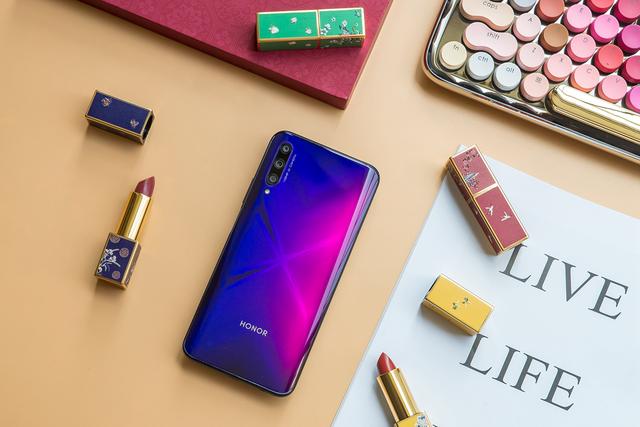 荣耀9X PRO秀出新花样,距旗舰巅峰就差一步了 荣耀9X PRO秀出新花样,距旗舰巅峰就差一步了