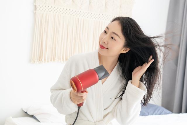 不伤头发的莱克吹风机,释放水离子,干发更护发 不伤头发的莱克吹风机,释放水离子,干发更护发