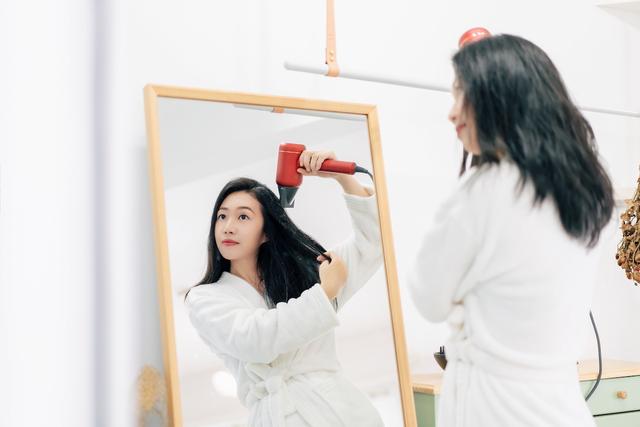 不伤头发的莱克吹风机,释放水离子,干发更护发 不伤头发的莱克吹风机,释放水离子,干发更护发