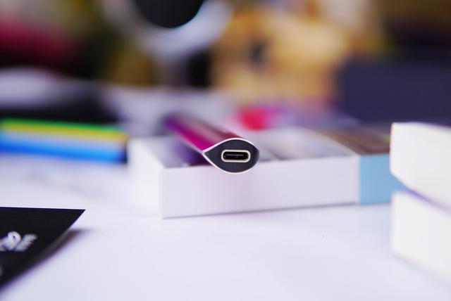 电子烟遍地开花,好产品又有几个?映卓未来X电子烟上嘴体验 电子烟遍地开花,好产品又有几个?映卓未来X电子烟上嘴体验