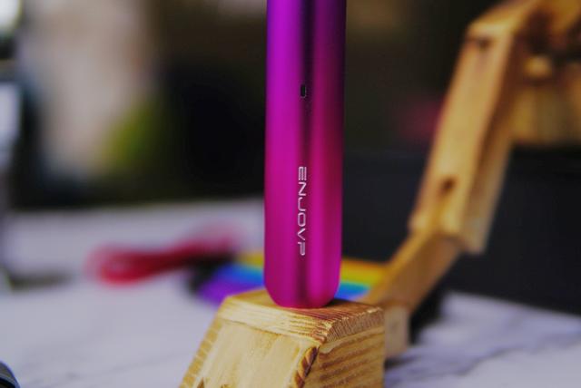 电子烟遍地开花,好产品又有几个?映卓未来X电子烟上嘴体验 电子烟遍地开花,好产品又有几个?映卓未来X电子烟上嘴体验