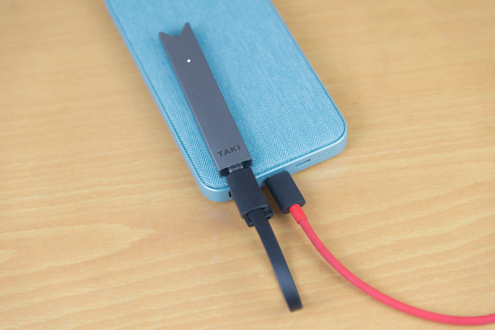 紫米新品移动电源,梦幻配色+双向快充,还可USB-C数据扩展 紫米新品移动电源,梦幻配色+双向快充,还可USB-C数据扩展