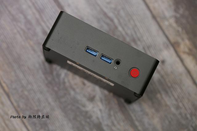 很惊奇:比电视盒子还要小的电脑性能这么给力,零刻EQ55 很惊奇:比电视盒子还要小的电脑性能这么给力,零刻EQ55