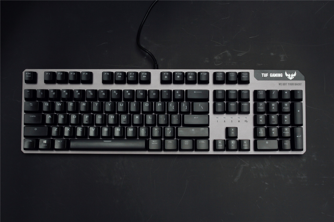 可在泥浆里翻滚的特工，华硕TUF GAMING K7光轴电竞键盘评测