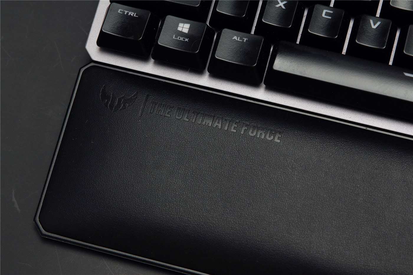 可在泥浆里翻滚的特工,华硕TUF GAMING K7光轴电竞键盘评测 可在泥浆里翻滚的特工,华硕TUF GAMING K7光轴电竞键盘评测