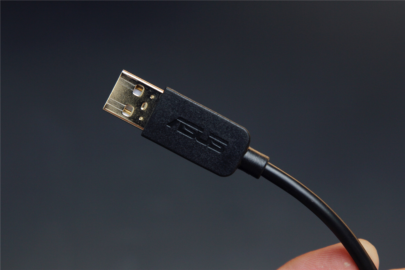 可在泥浆里翻滚的特工，华硕TUF GAMING K7光轴电竞键盘评测