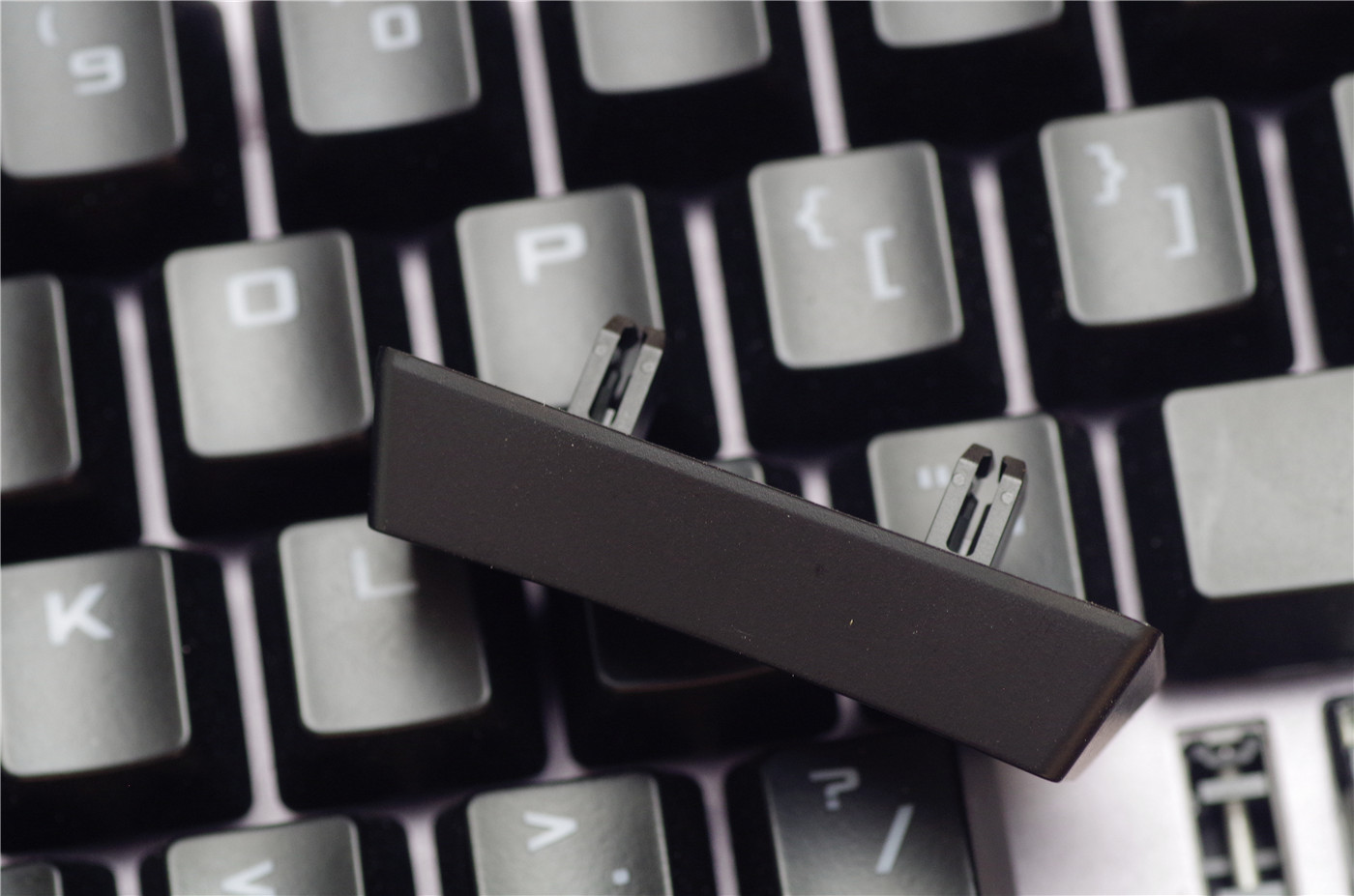 可在泥浆里翻滚的特工，华硕TUF GAMING K7光轴电竞键盘评测