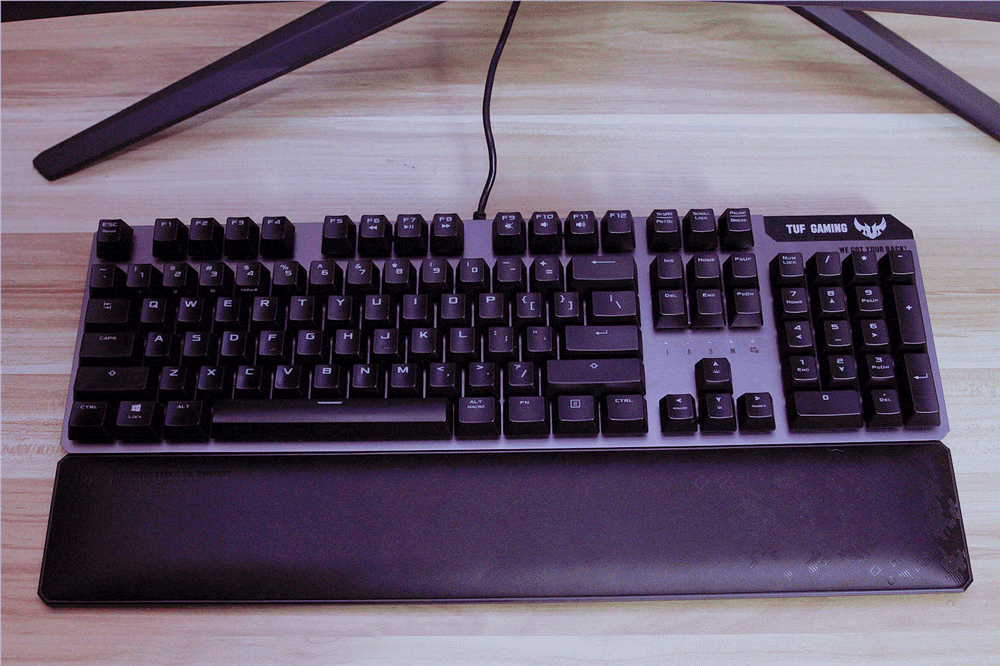 可在泥浆里翻滚的特工，华硕TUF GAMING K7光轴电竞键盘评测