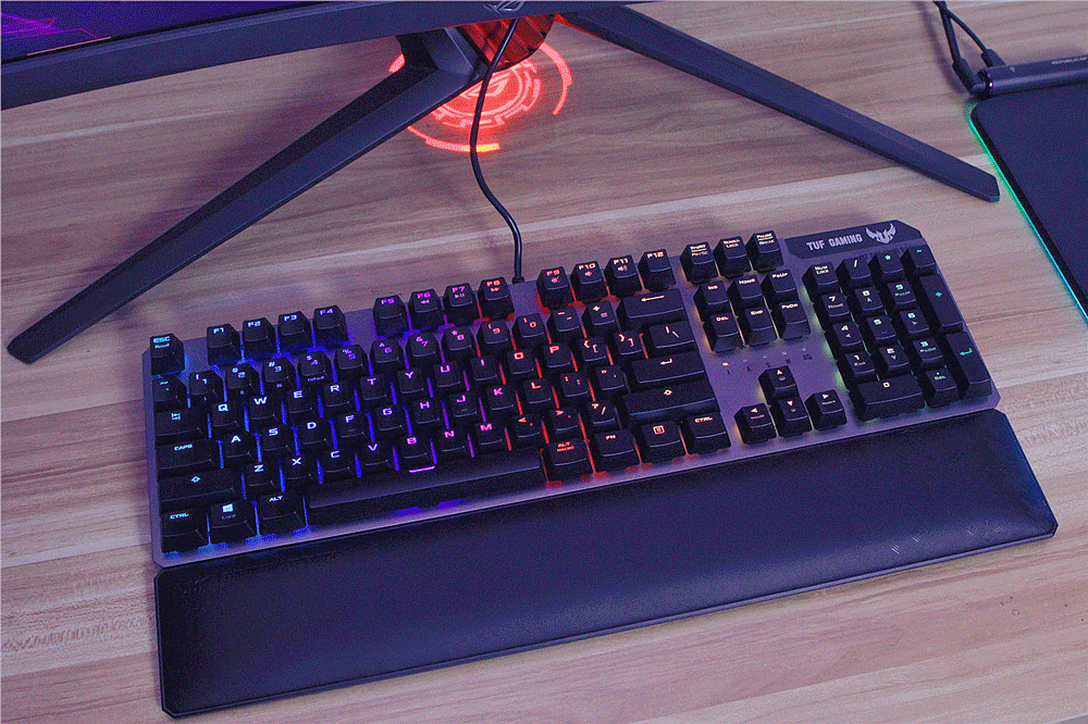 可在泥浆里翻滚的特工，华硕TUF GAMING K7光轴电竞键盘评测