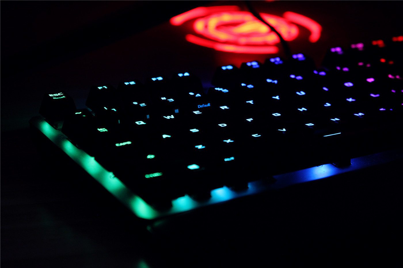 可在泥浆里翻滚的特工,华硕TUF GAMING K7光轴电竞键盘评测 可在泥浆里翻滚的特工,华硕TUF GAMING K7光轴电竞键盘评测