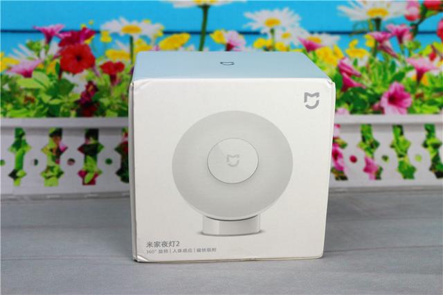 晚上起夜不用开灯啦!米家夜灯2自动感应点亮黑夜 晚上起夜不用开灯啦!米家夜灯2自动感应点亮黑夜