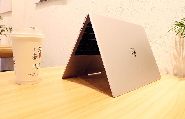 值不值1万元？全面屏、革新者！华为Matebook X Pro笔记本测评