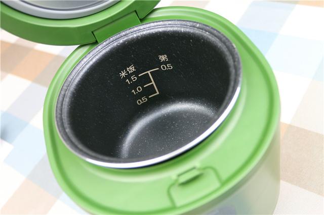 炖一锅莲藕玉米排骨汤,一个人的生活也可以丰富多彩 炖一锅莲藕玉米排骨汤,一个人的生活也可以丰富多彩