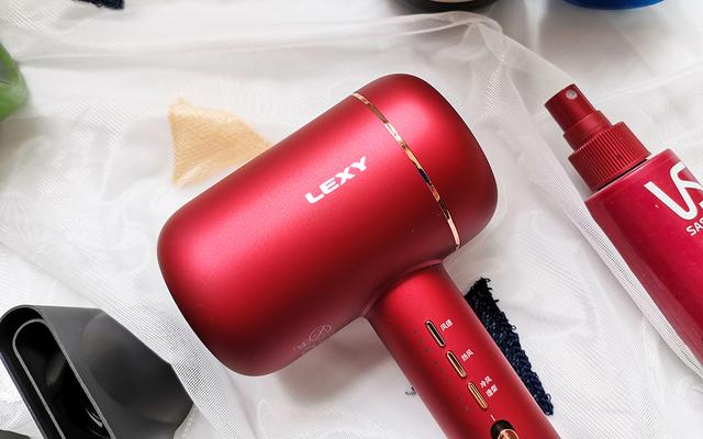 国潮新时尚,莱克F6高端涡扇吹风机,水离子护发更健康 国潮新时尚,莱克F6高端涡扇吹风机,水离子护发更健康