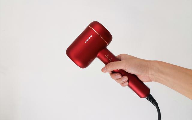 国潮新时尚,莱克F6高端涡扇吹风机,水离子护发更健康 国潮新时尚,莱克F6高端涡扇吹风机,水离子护发更健康